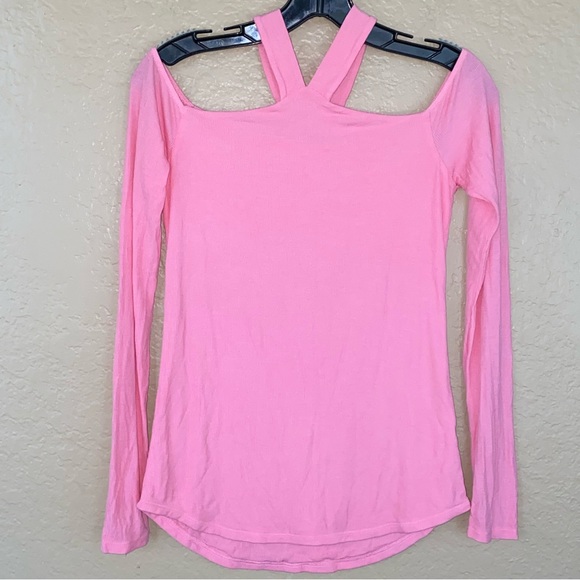 New pink crisscross top - Picture 4 of 8